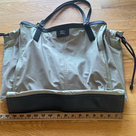 Burberry Elegant and Black Tote Bag ,iridescent color - Picture 10 of 14